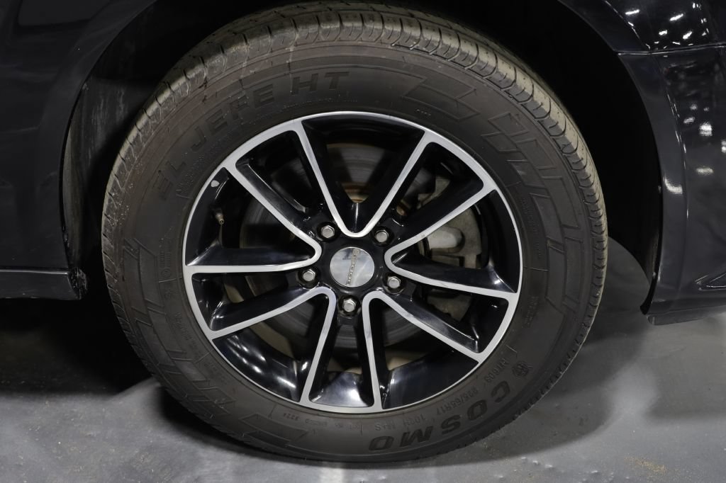Used 2018 Dodge Grand Caravan SE FWD image 32
