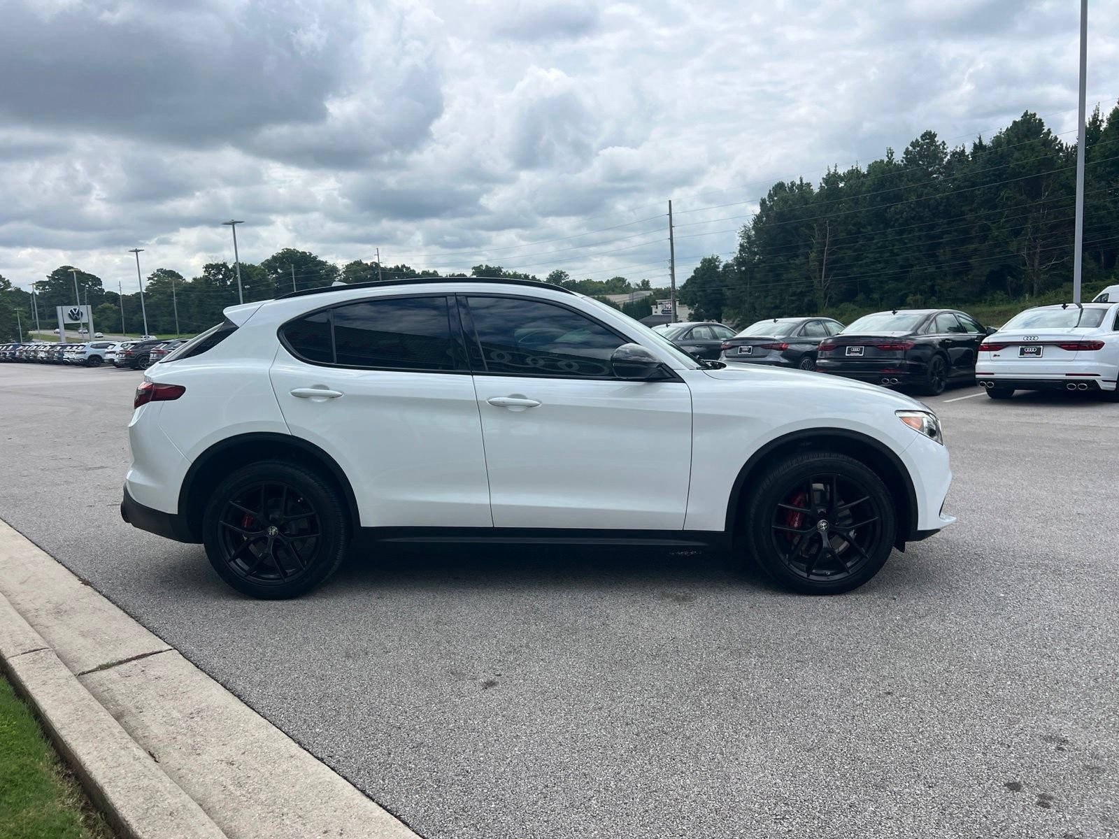 Used 2019 Alfa Romeo Stelvio w/ Nero Edizione RWD image 5