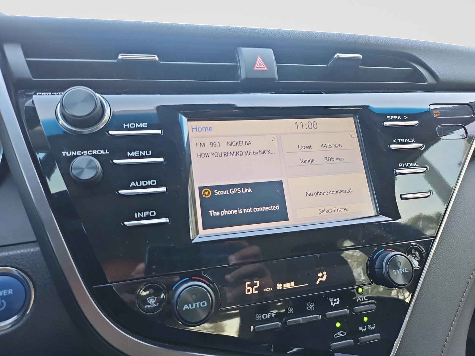 Used 2018 Toyota Camry XLE FWD image 25