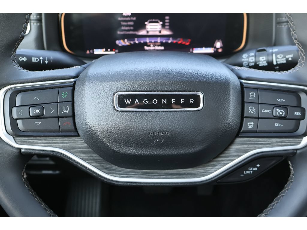 Used 2023 Jeep Wagoneer Series III w/ Preferred Equipment Group AWD/4WD image 34