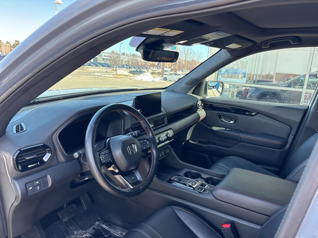 Used 2024 Honda Pilot TrailSport image 11