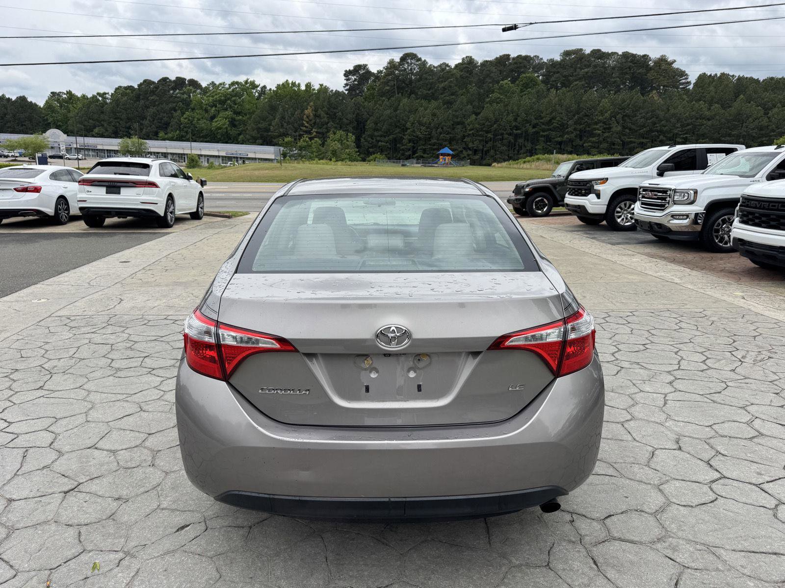 Used 2015 Toyota Corolla LE FWD image 9