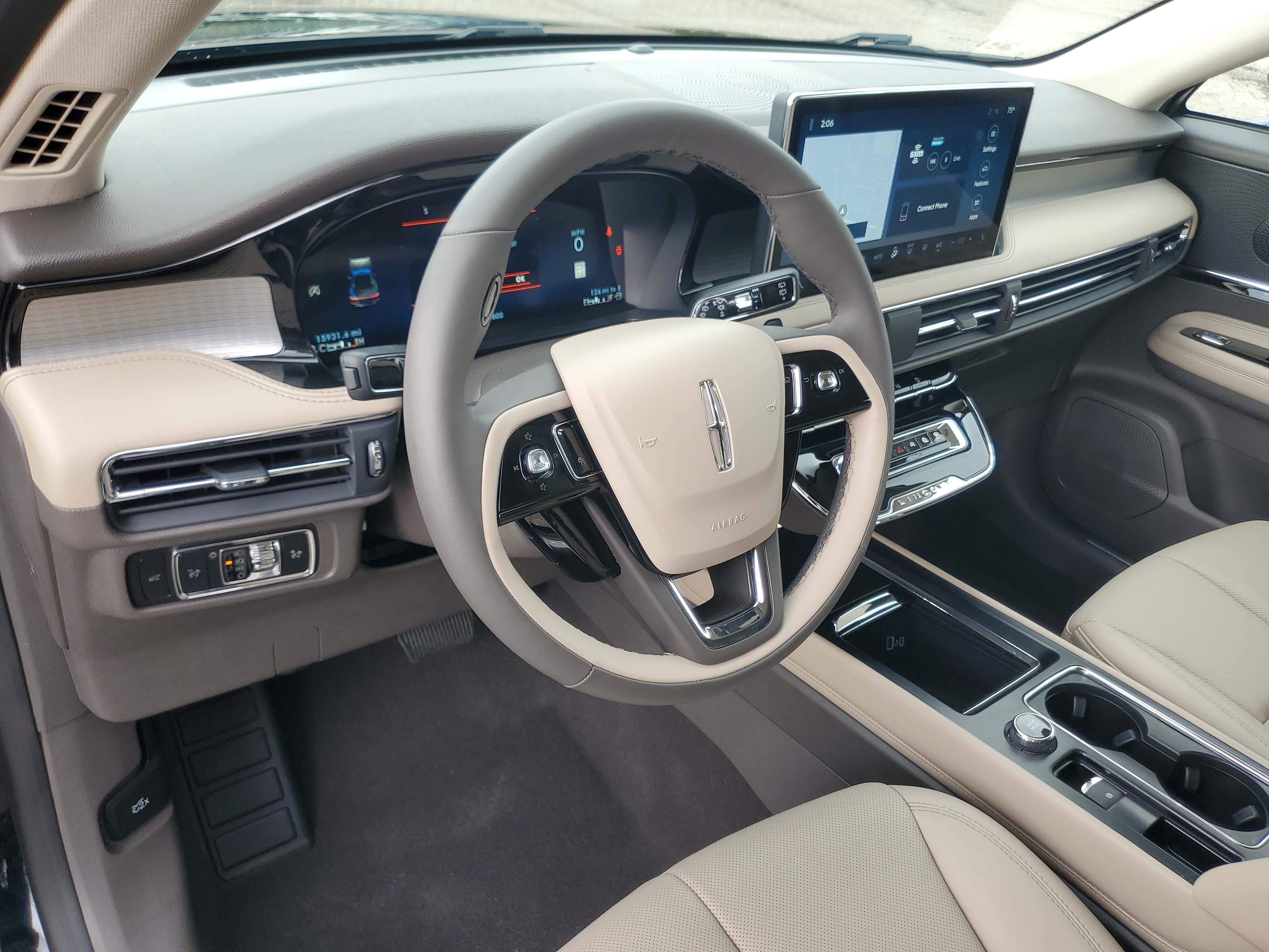 Certified 2024 Lincoln Corsair AWD w/ Equipment Group 101A image 13