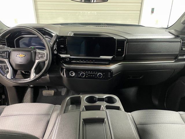 Used 2023 Chevrolet Silverado 1500 LT AWD/4WD image 19