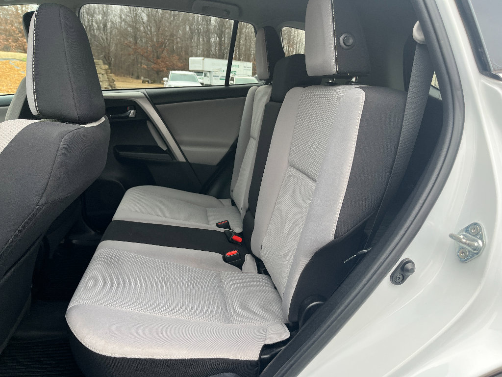Used 2018 Toyota RAV4 XLE image 17