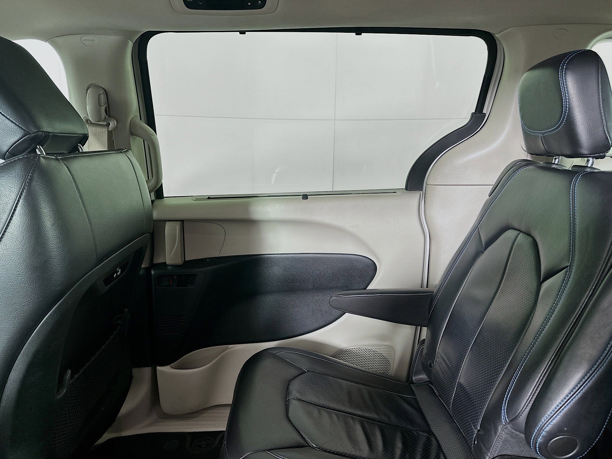 Used 2021 Chrysler Pacifica Touring-L image 25