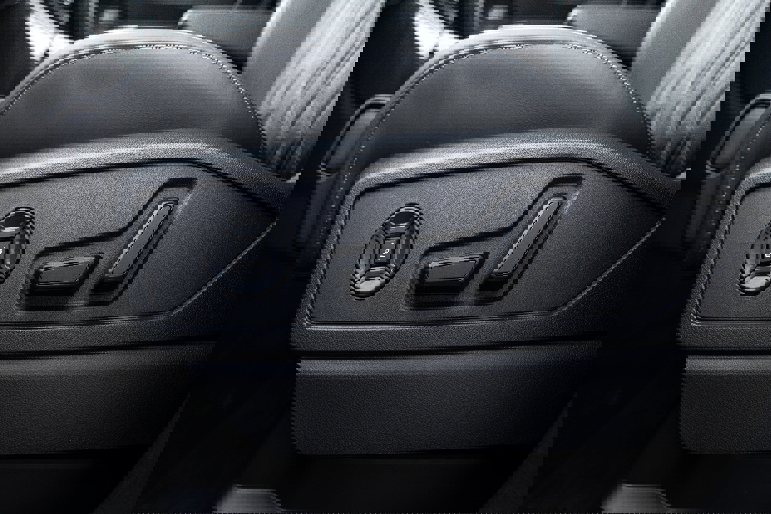 New 2025 Audi SQ5 Premium Plus image 15