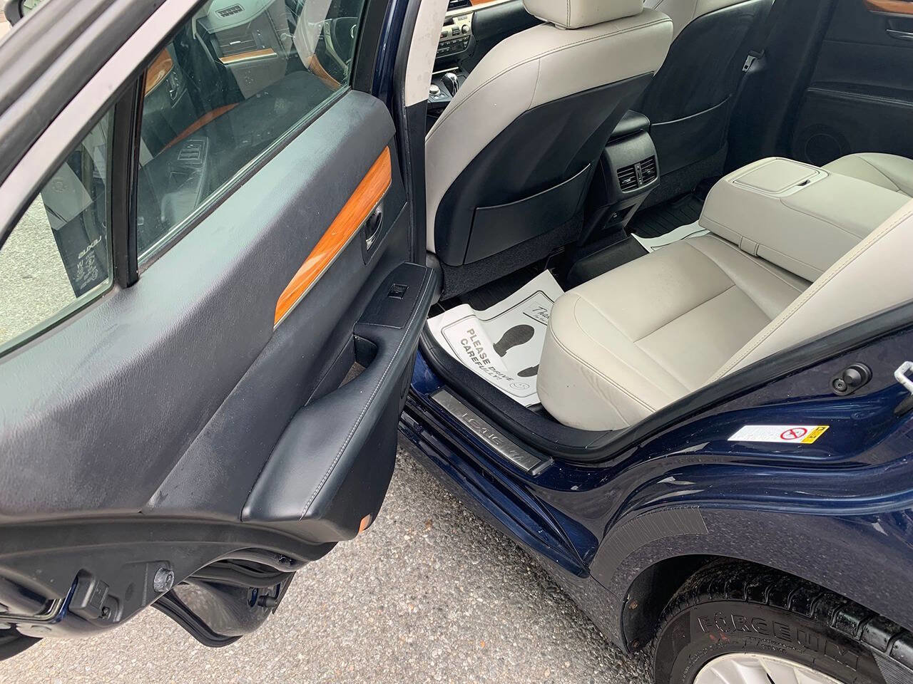 Used 2013 Lexus ES 300h Base 4dr Sedan image 24