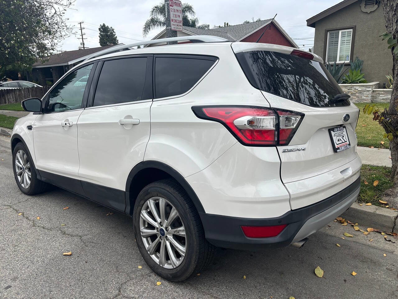 Used 2017 Ford Escape Titanium image 3