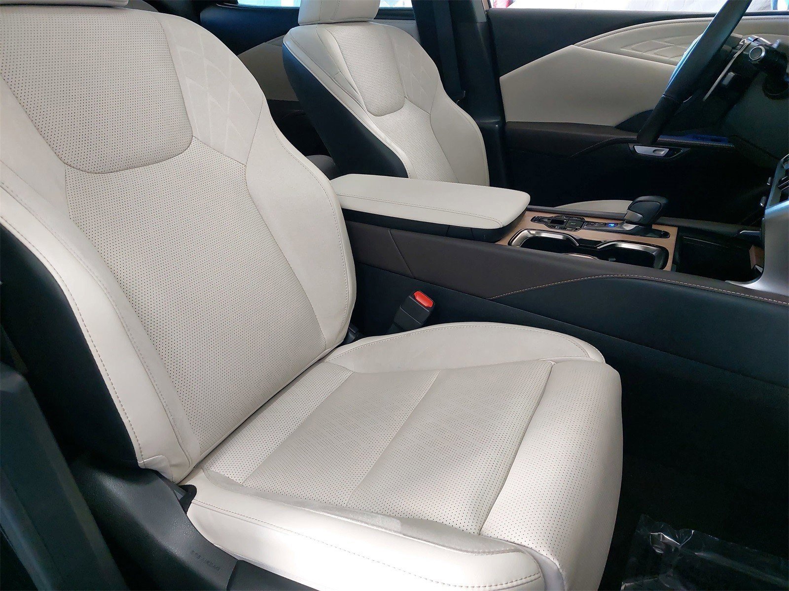 Used 2025 Lexus RX 450h AWD w/ Convenience Package image 10