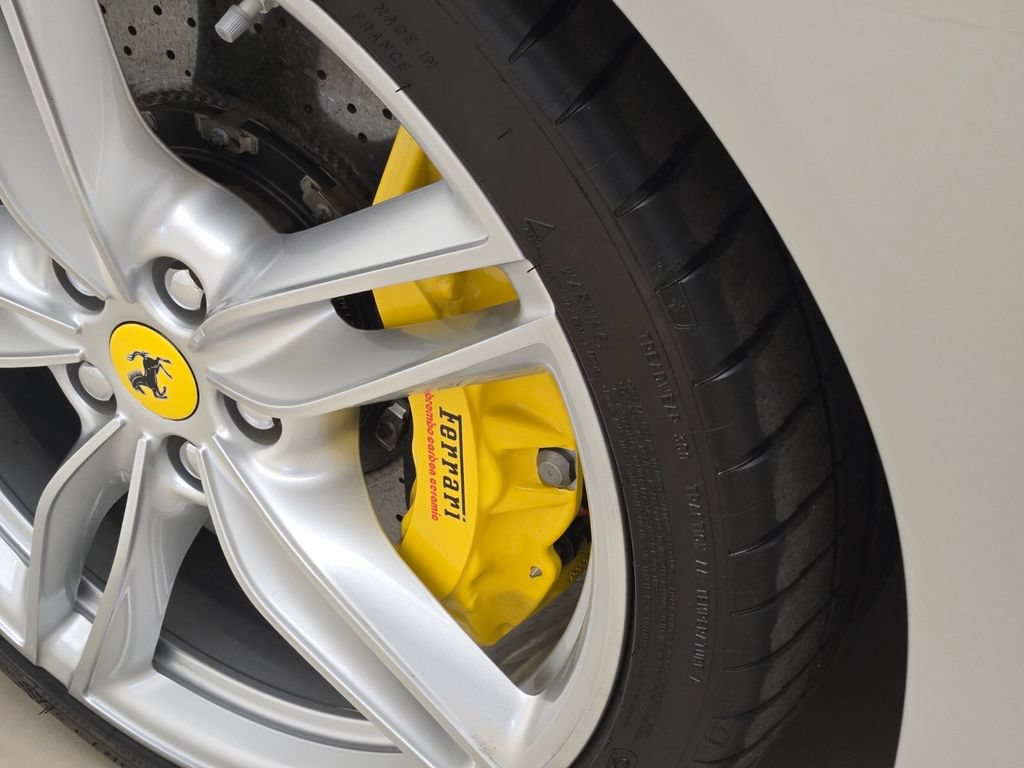 Used 2022 Ferrari Roma RWD image 14