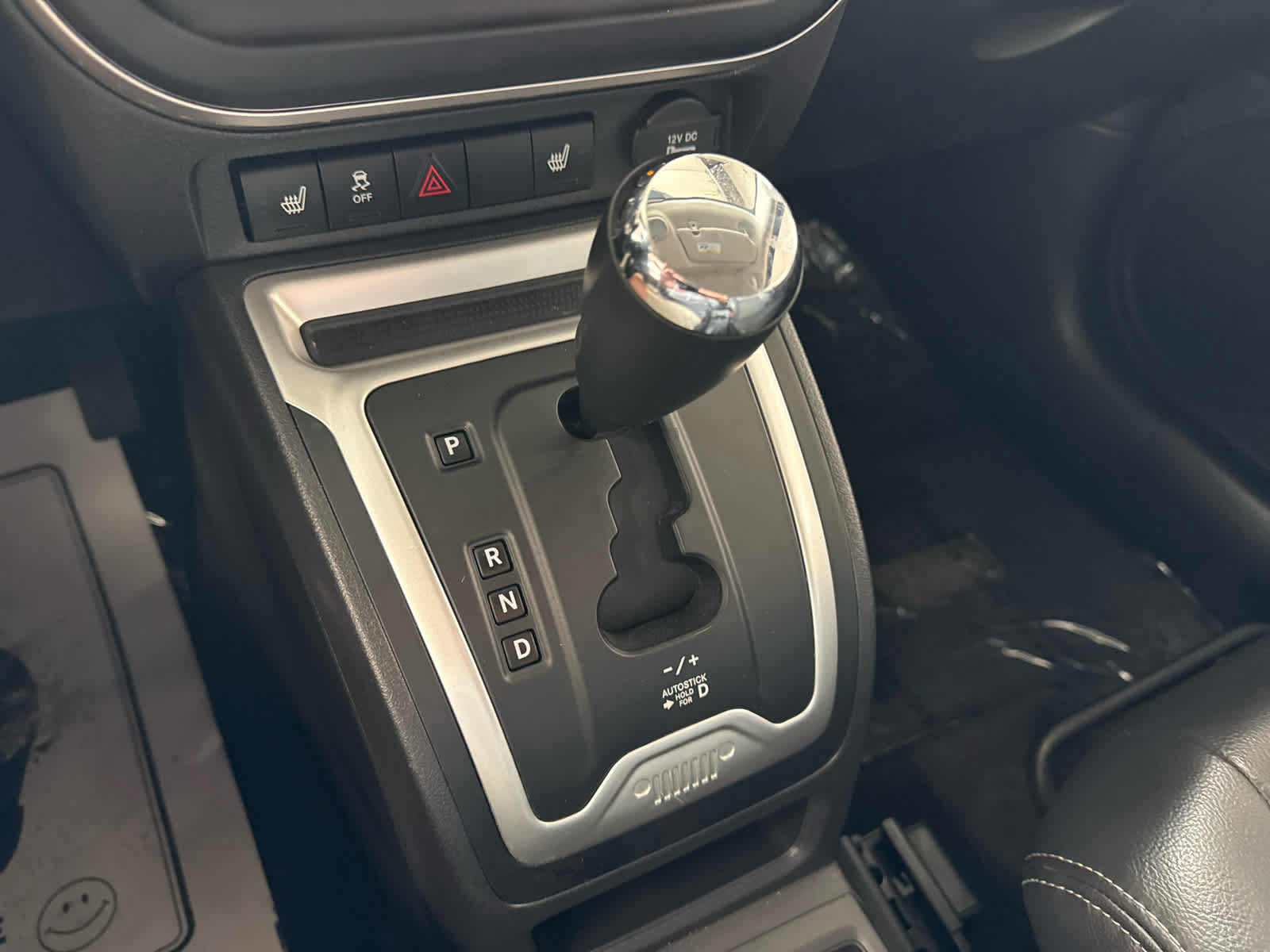 Used 2014 Jeep Compass Latitude FWD image 17