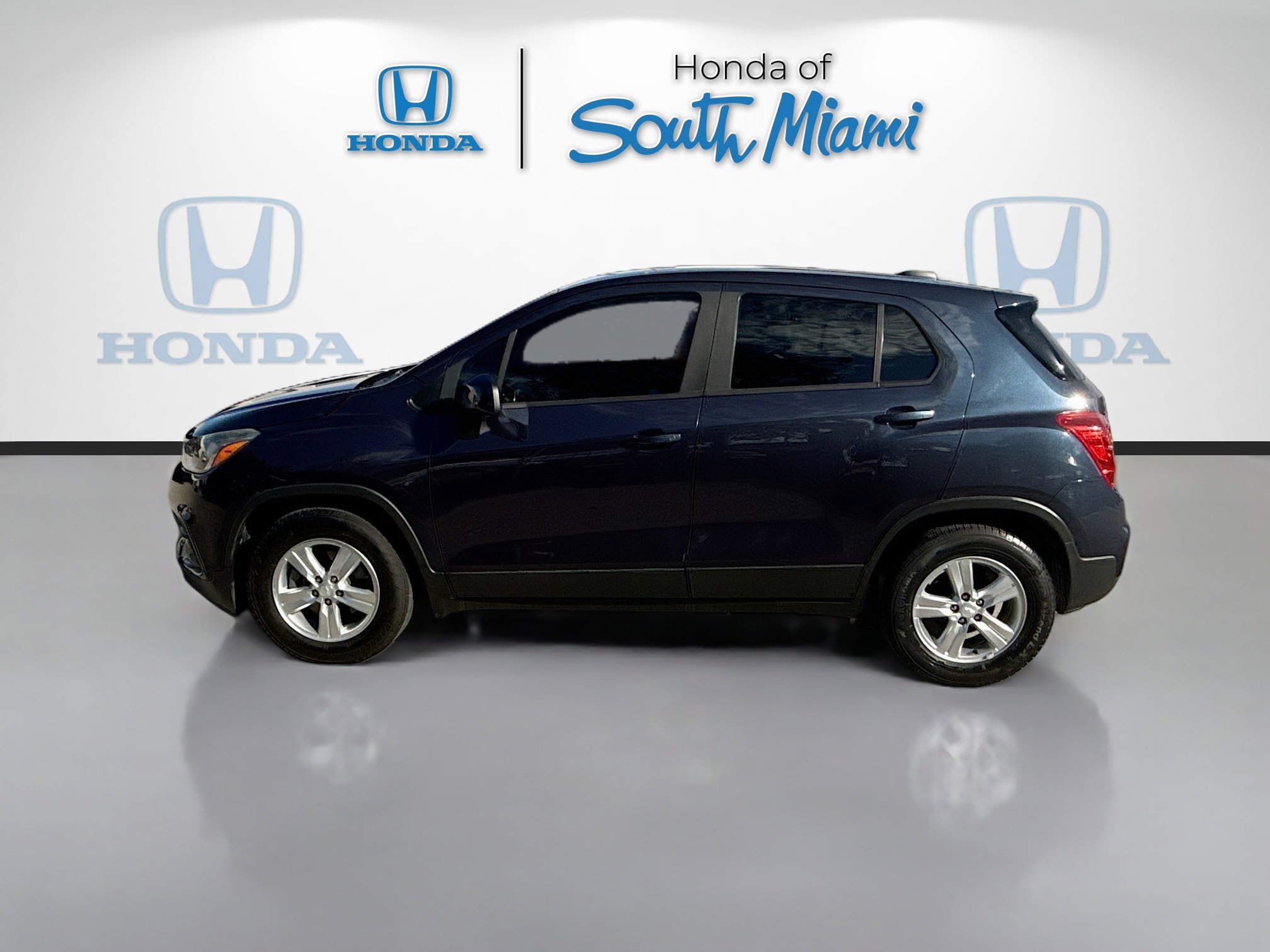 Used 2019 Chevrolet Trax LS w/ Tint and Cruise Package image 3