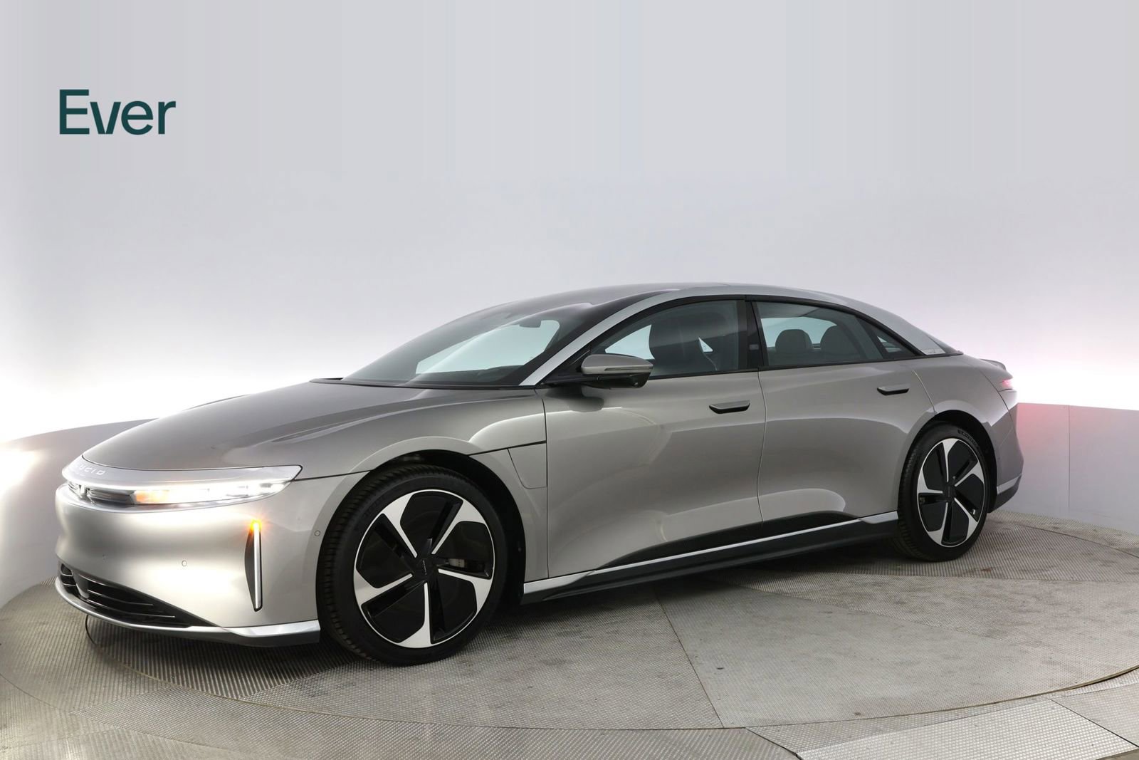 Used 2023 Lucid Air Touring image 18