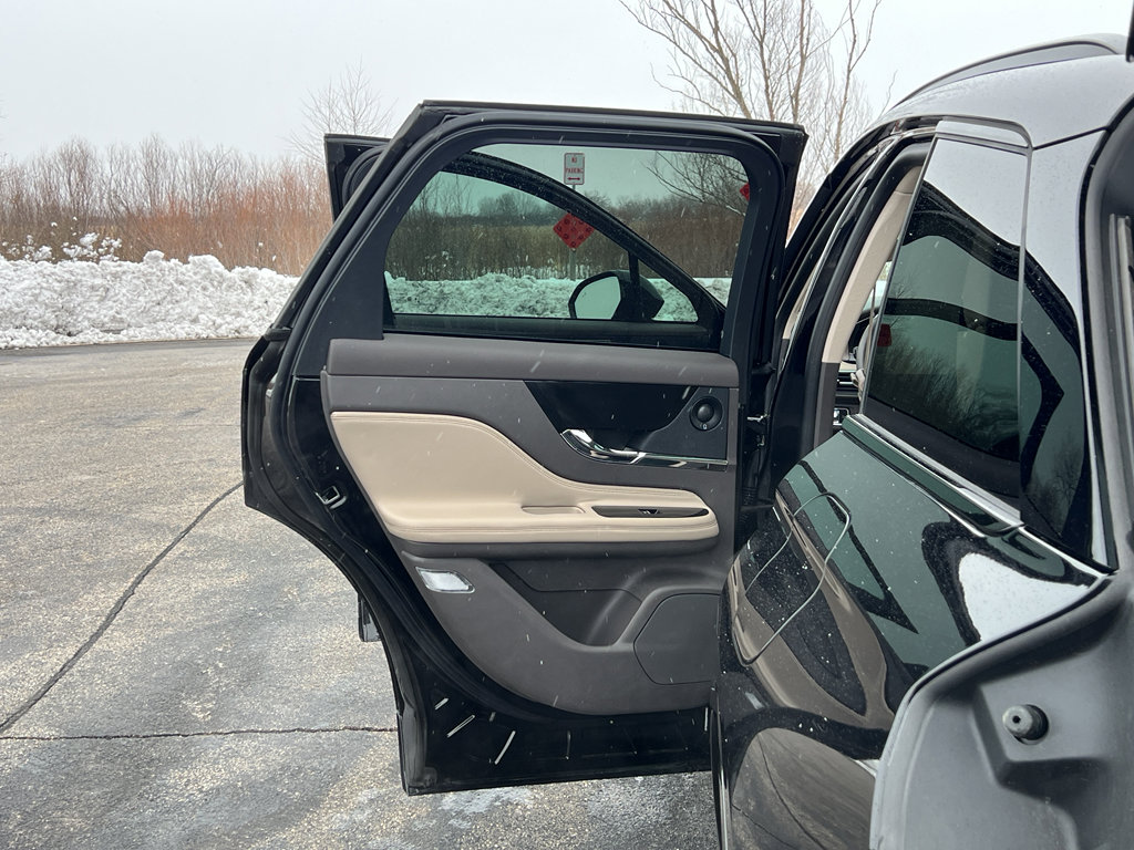 Used 2023 Lincoln Corsair Reserve w/ Equipment Group 202A image 36