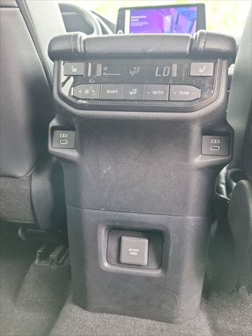 Certified 2024 Toyota Grand Highlander AWD image 34