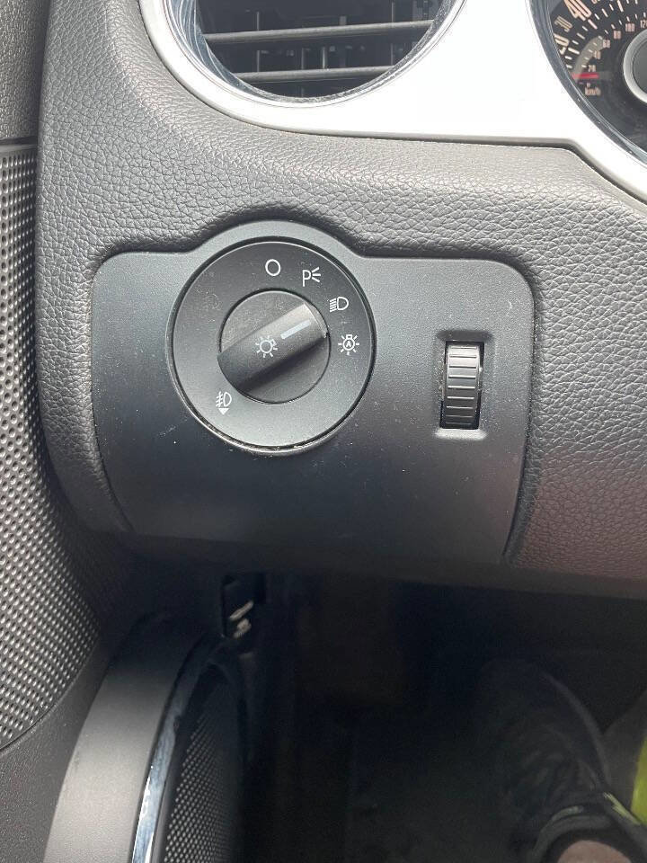 Used 2013 Ford Mustang Premium RWD image 39