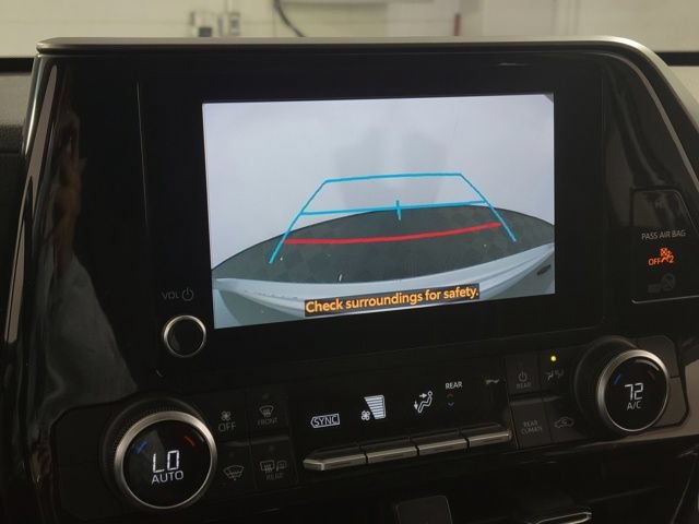 Used 2024 Toyota Highlander LE FWD image 20