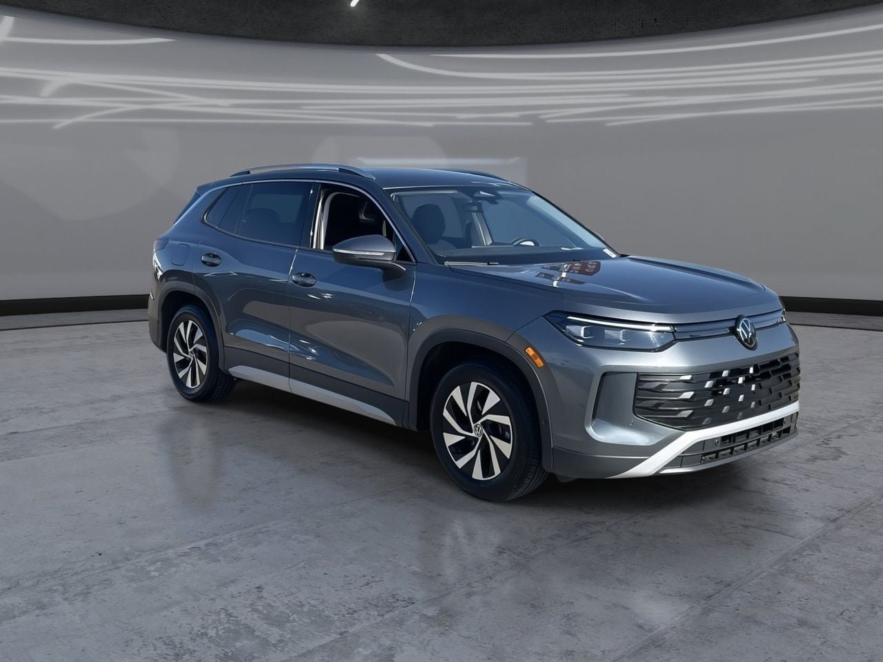 Certified 2026 Volkswagen Tiguan S FWD image 2