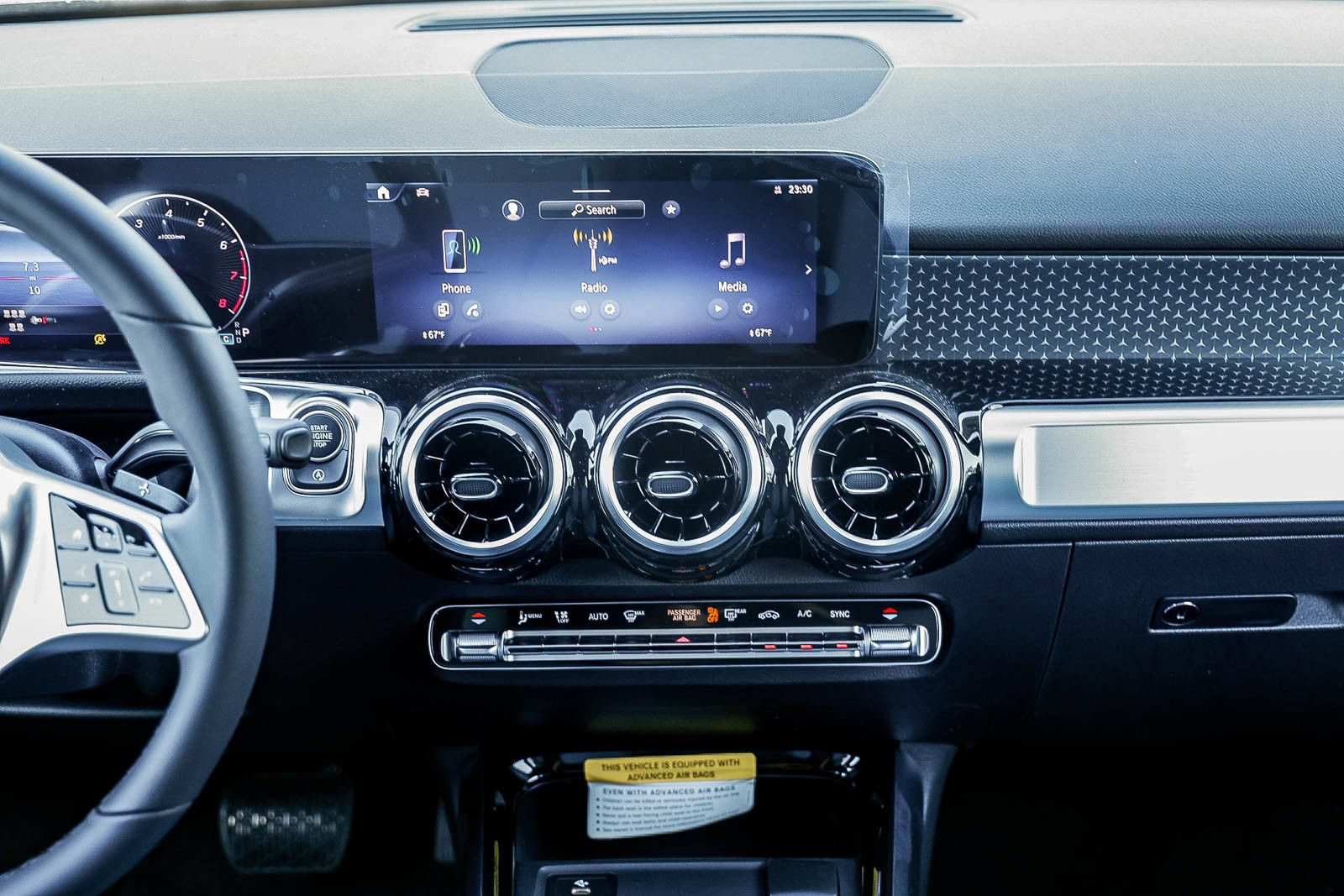New 2026 Mercedes-Benz GLB 250 image 11