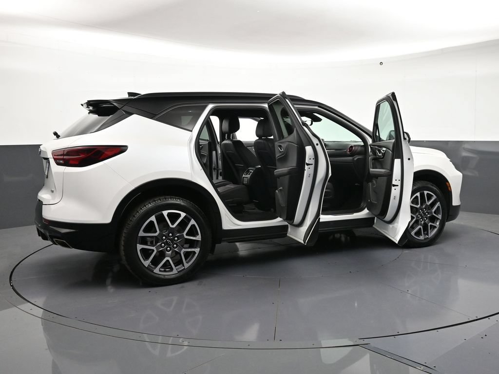 Certified 2023 Chevrolet Blazer RS w/ Driver Confidence II Package AWD/4WD image 32