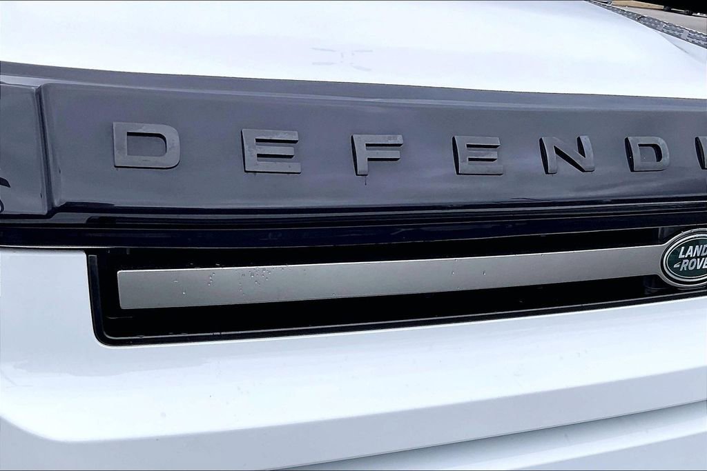 Used 2023 Land Rover Defender 110 X-Dynamic SE image 27
