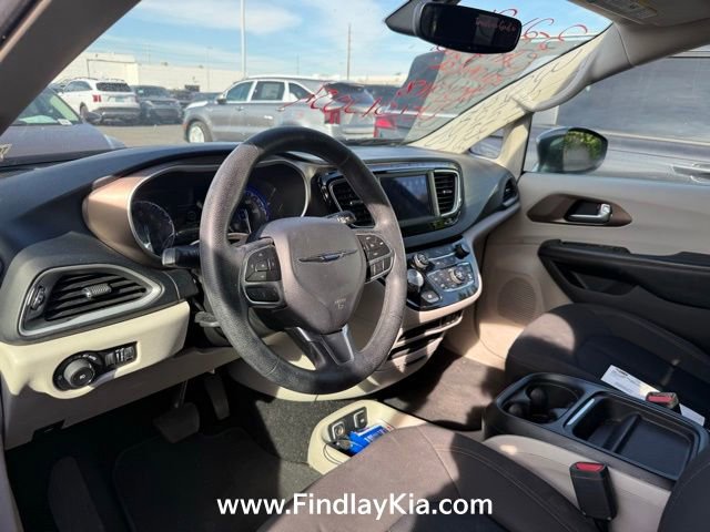 Used 2019 Chrysler Pacifica Touring Plus w/ Tire & Wheel Group image 5