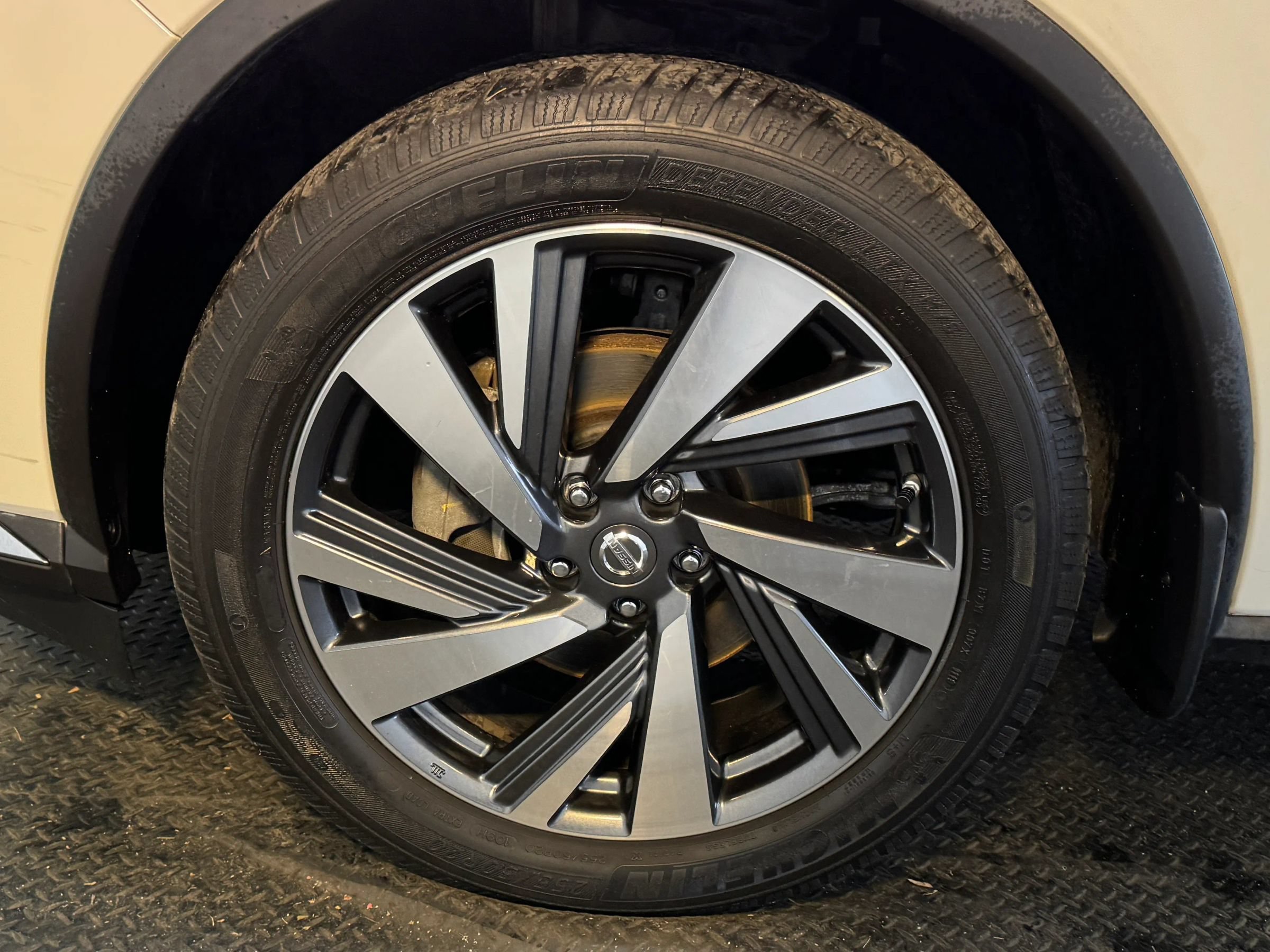 Used 2017 Nissan Murano Platinum w/ Platinum Technology Package AWD/4WD image 9