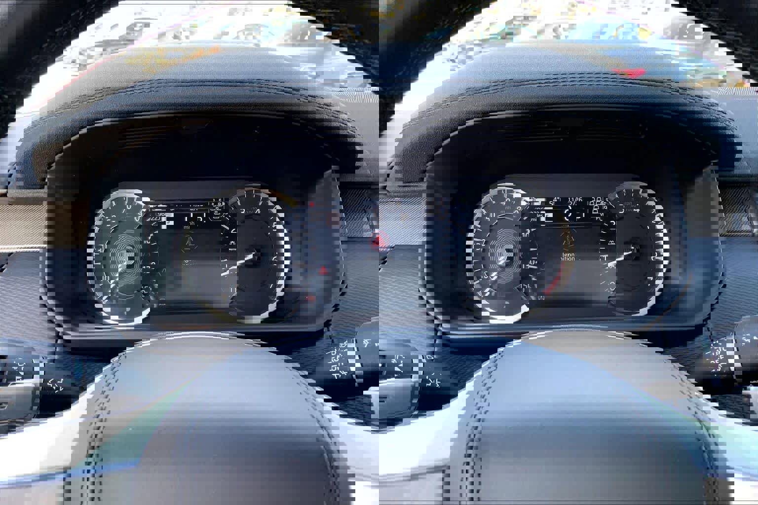 Used 2023 Land Rover Discovery Metropolitan Edition image 24