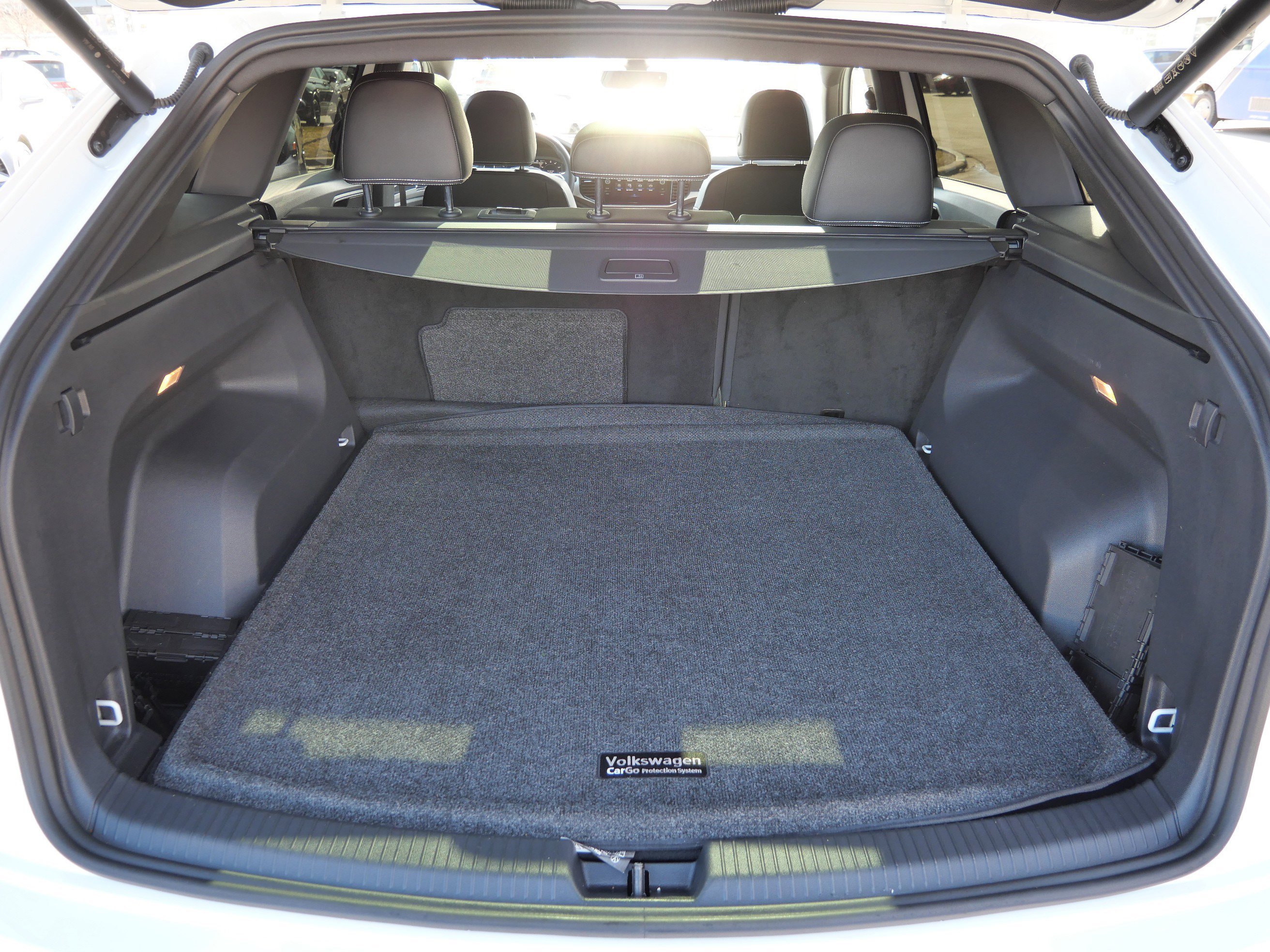 Used 2023 Volkswagen Atlas Cross Sport SEL R-Line image 18