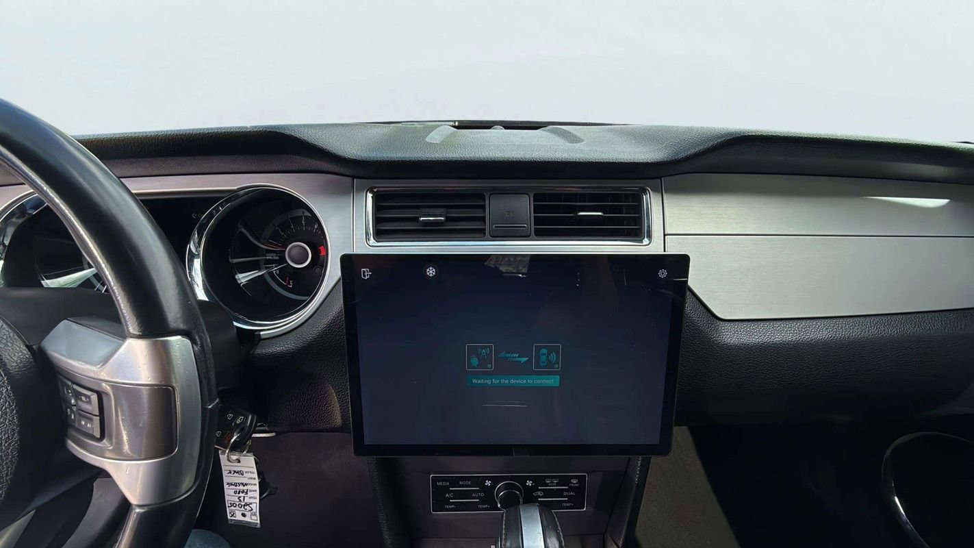 Used 2013 Ford Mustang Premium image 9