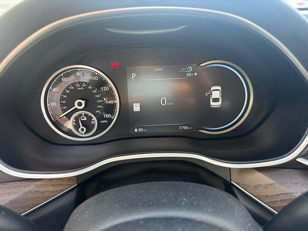 Used 2024 Genesis G80 image 5