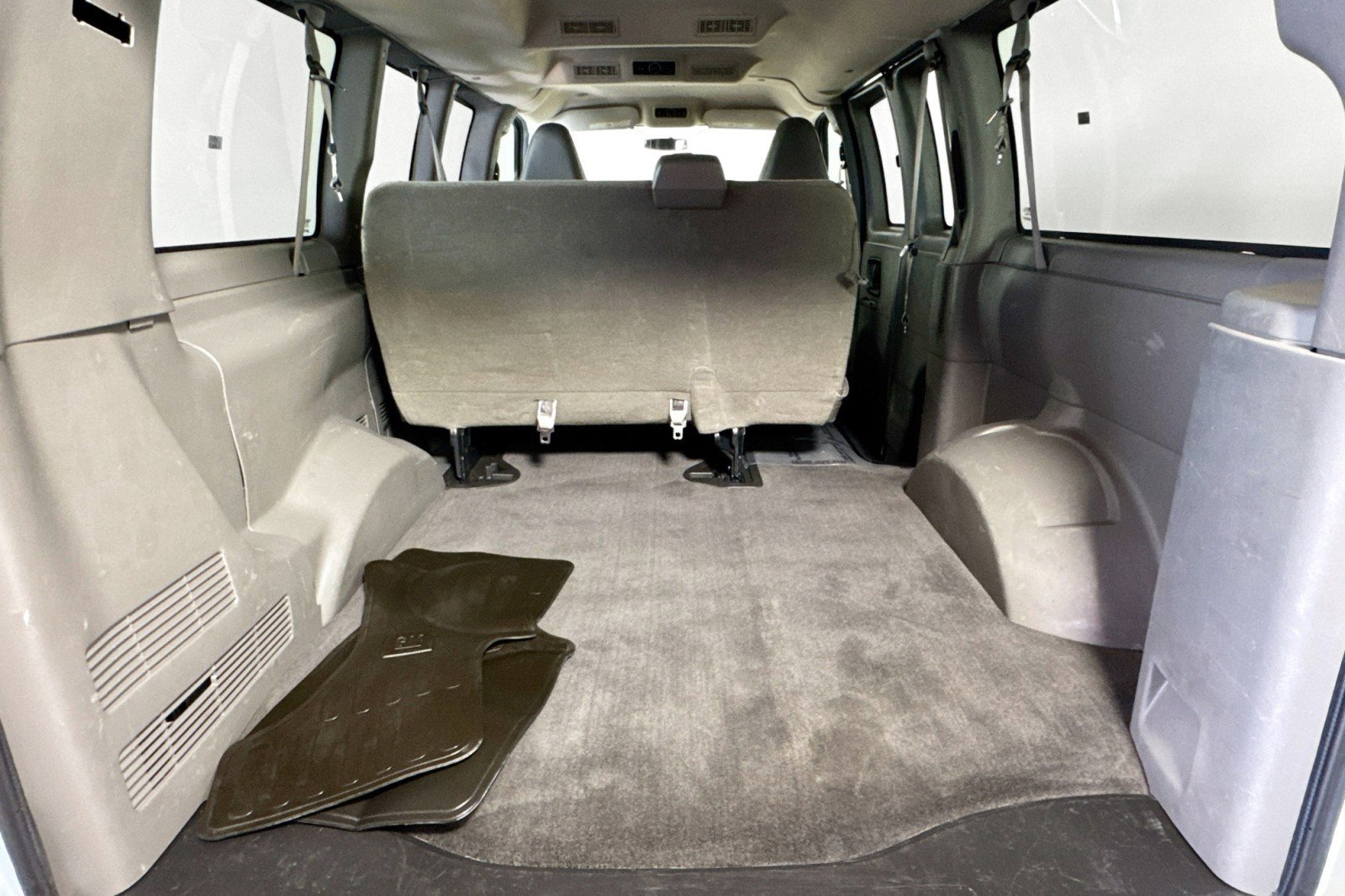 Used 2016 Chevrolet Express 2500 LS image 21