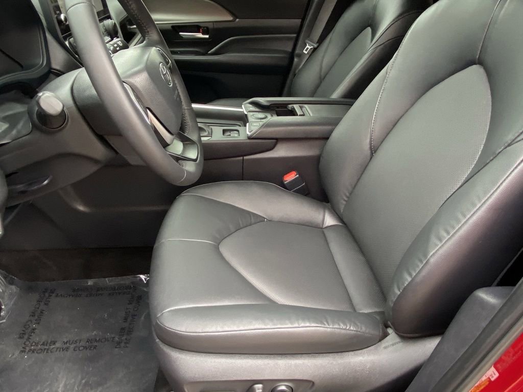Certified 2024 Toyota Grand Highlander XLE image 23