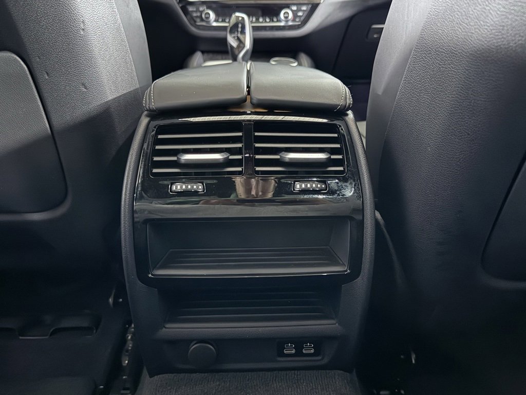 Used 2021 BMW M550i xDrive w/ Premium Package image 44