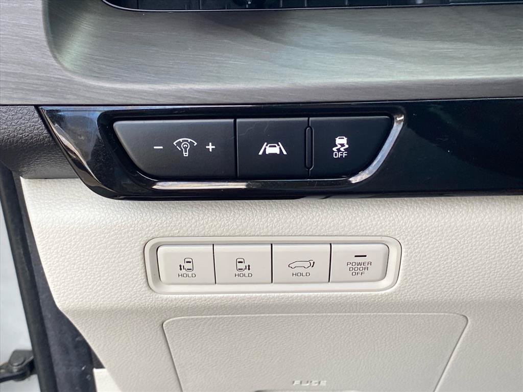 Certified 2022 Kia Carnival EX FWD image 23