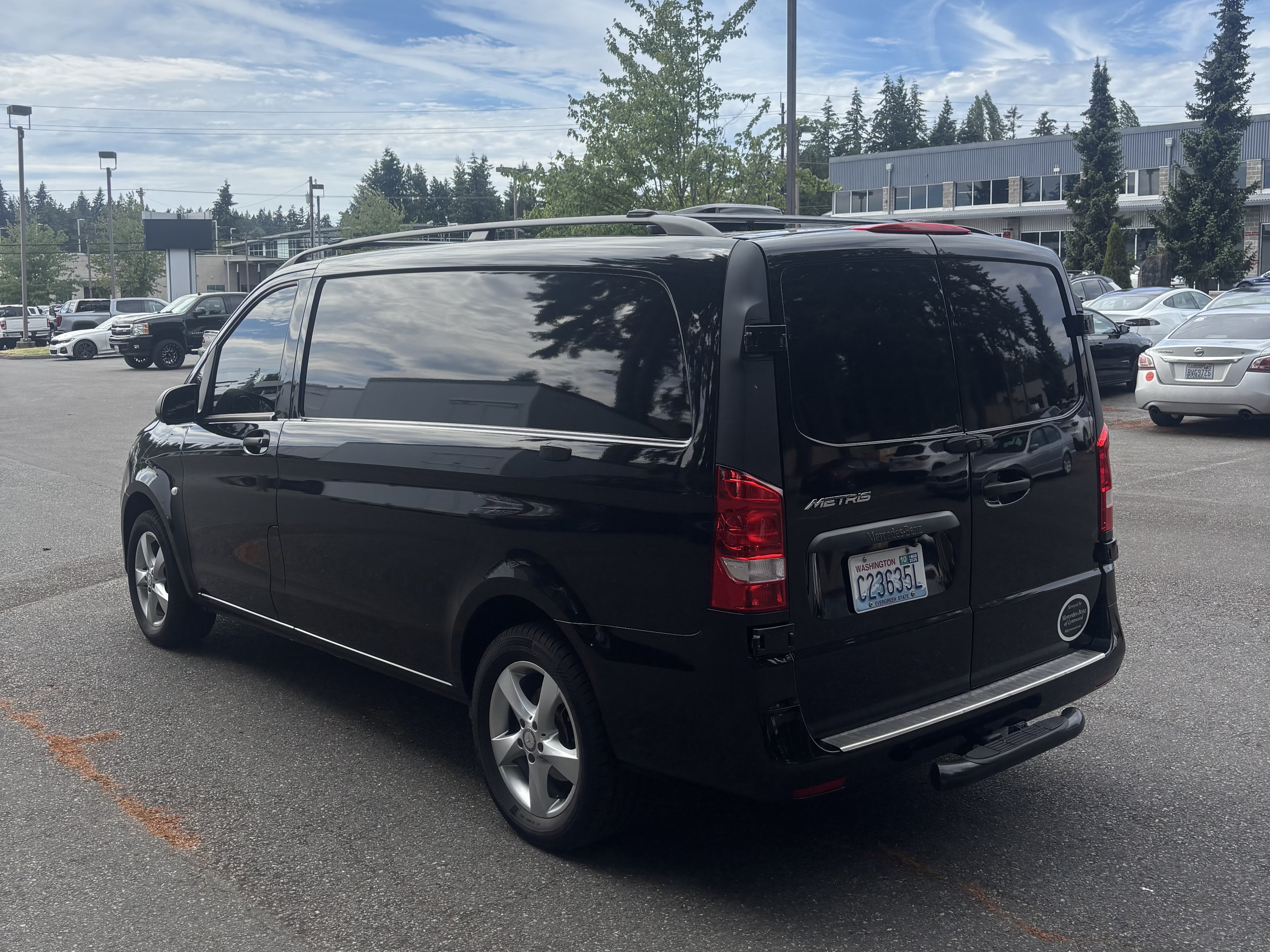 Used 2017 Mercedes-Benz Metris image 3