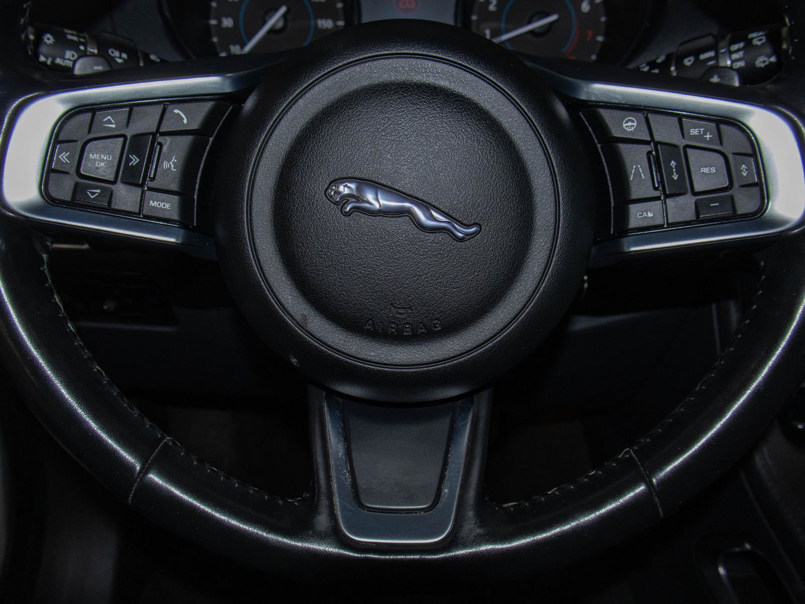 Used 2020 Jaguar F-PACE Prestige image 12