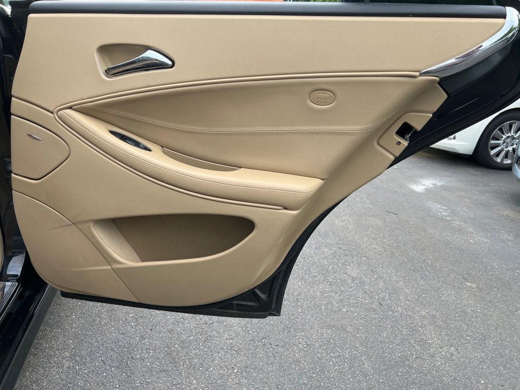 Used 2011 Mercedes-Benz CLS 550 image 11