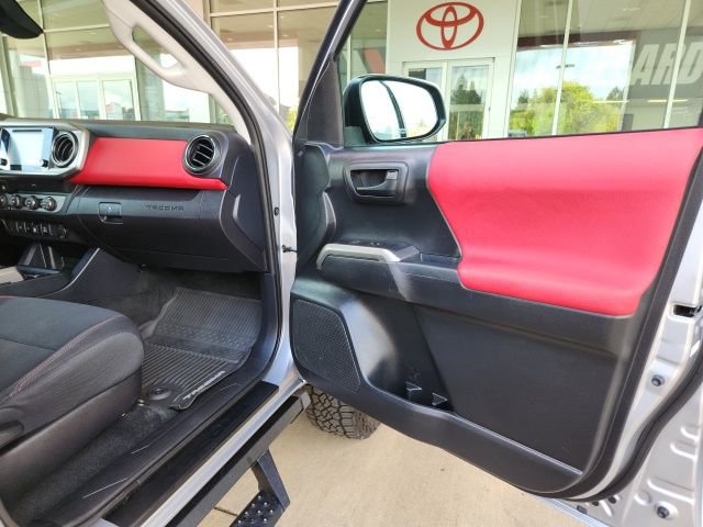 Certified 2019 Toyota Tacoma SR5 AWD/4WD image 25