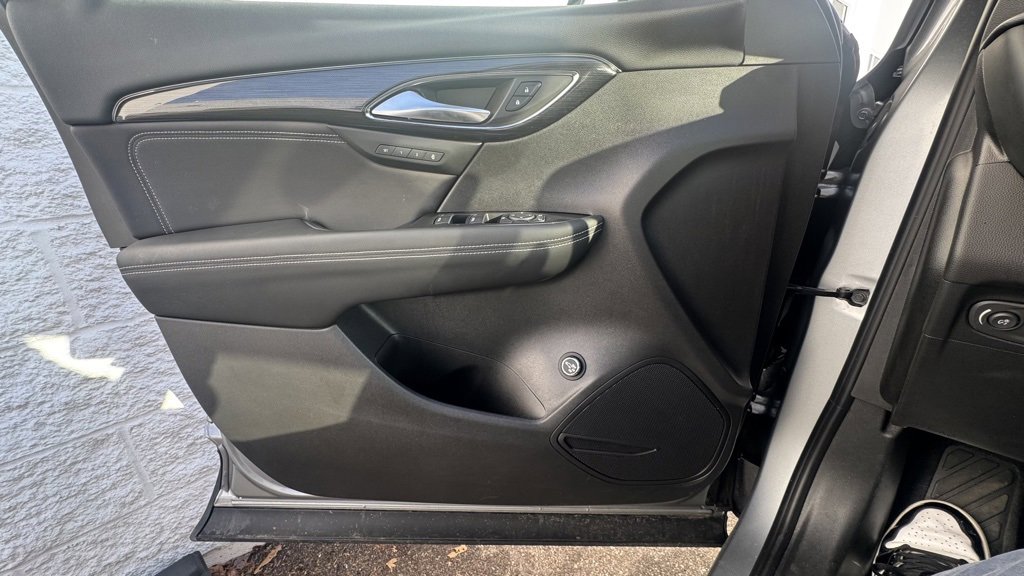 Used 2023 Buick Envision Essence image 23
