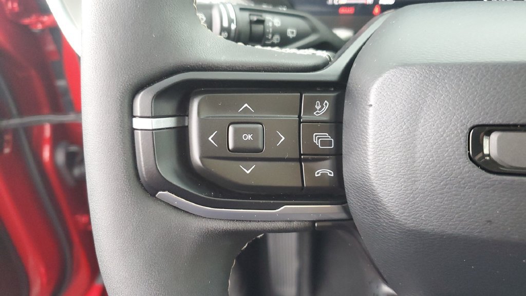 Used 2026 Jeep Cherokee Laredo AWD/4WD image 30