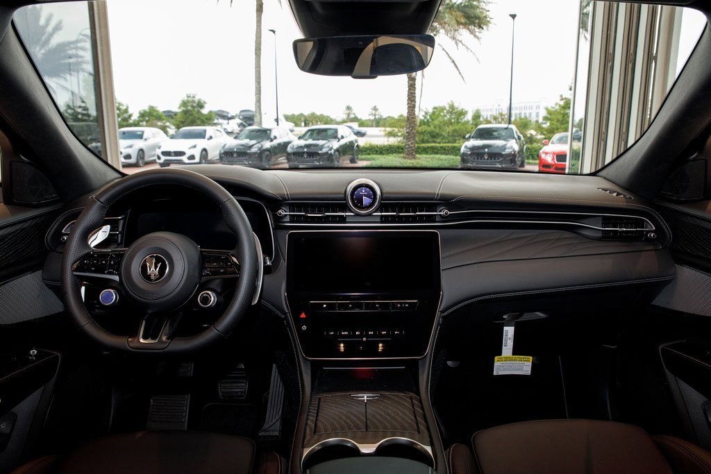 New 2025 Maserati Grecale GT image 21