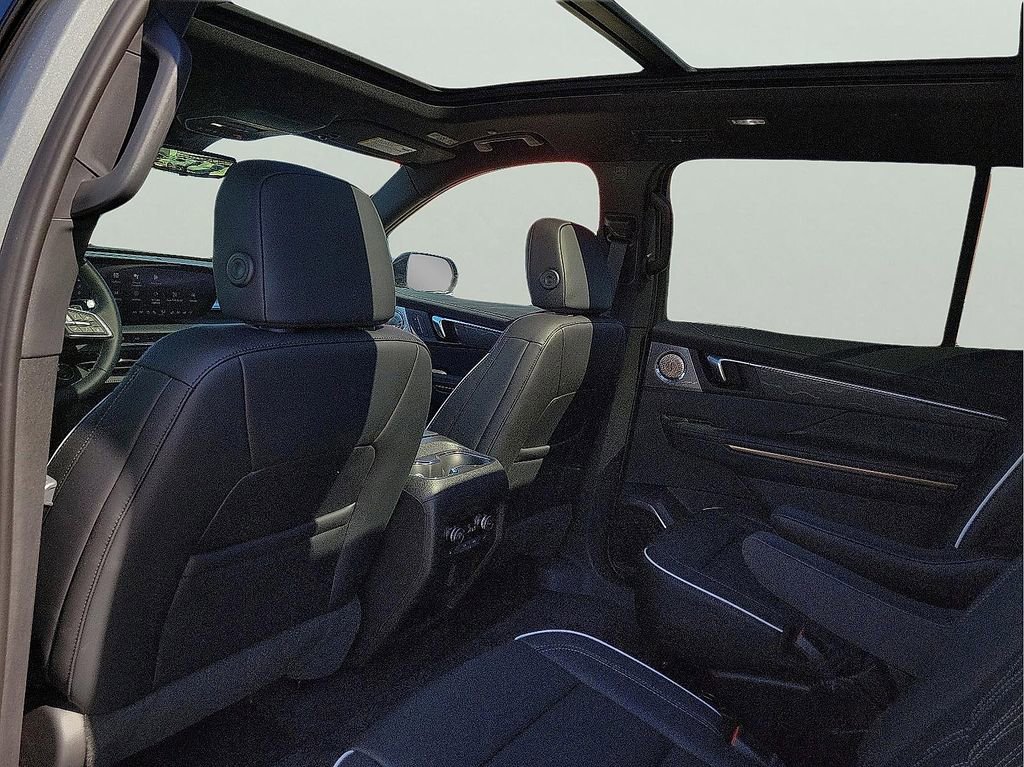 New 2026 Buick Enclave Avenir w/ Super Cruise Package AWD/4WD image 11