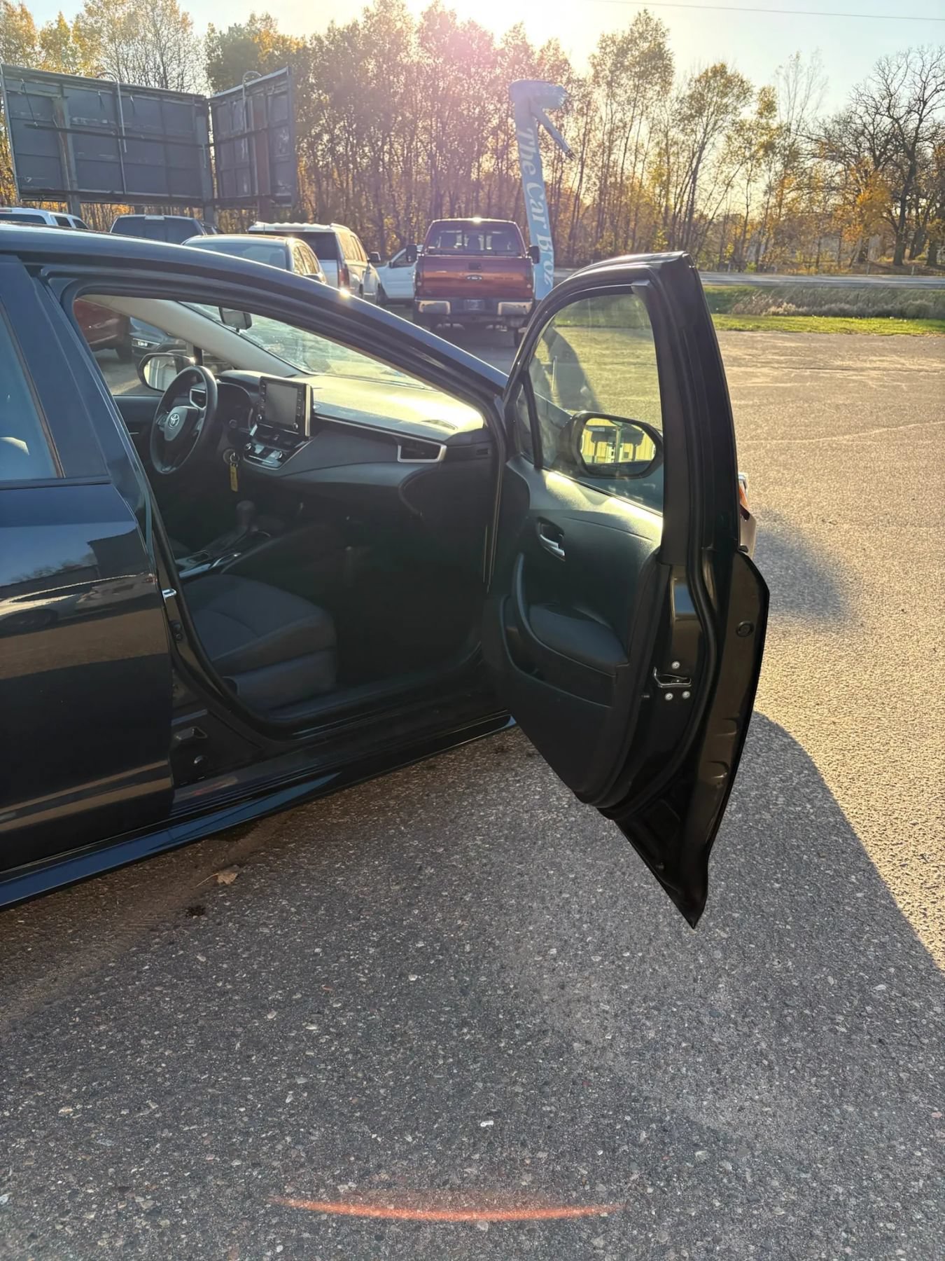 Used 2020 Toyota Corolla LE FWD image 24