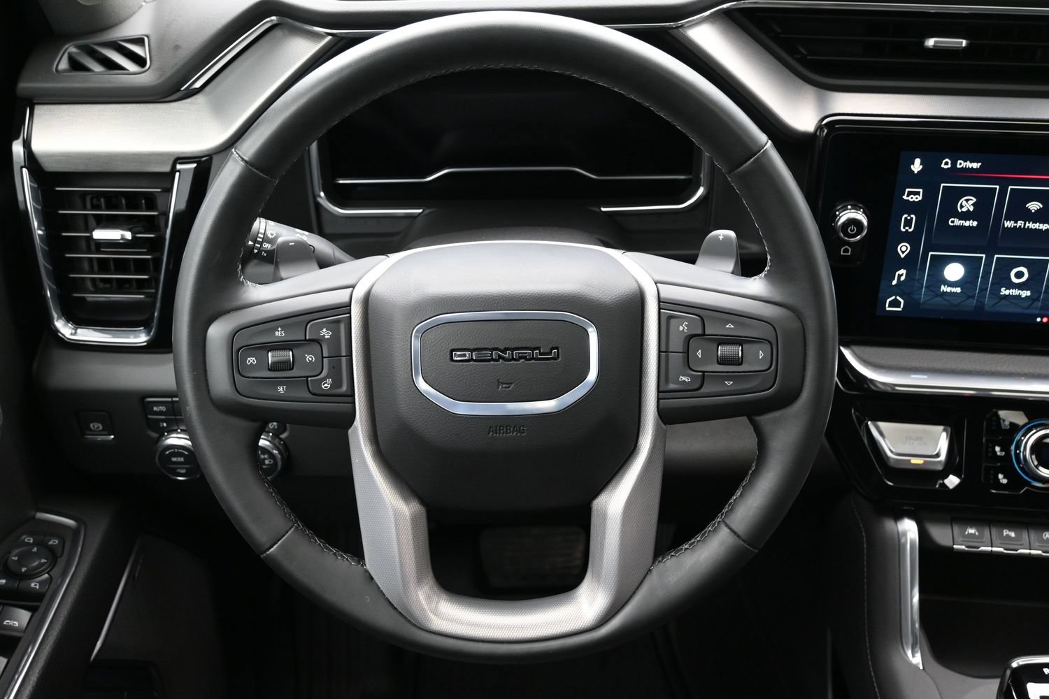 Used 2024 GMC Sierra 1500 Denali w/ Denali Reserve Package AWD/4WD image 15
