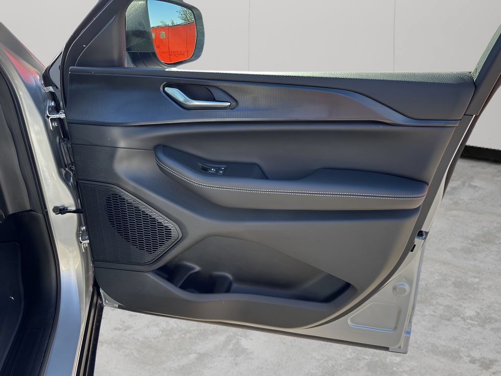 New 2026 Jeep Grand Cherokee Laredo RWD image 15