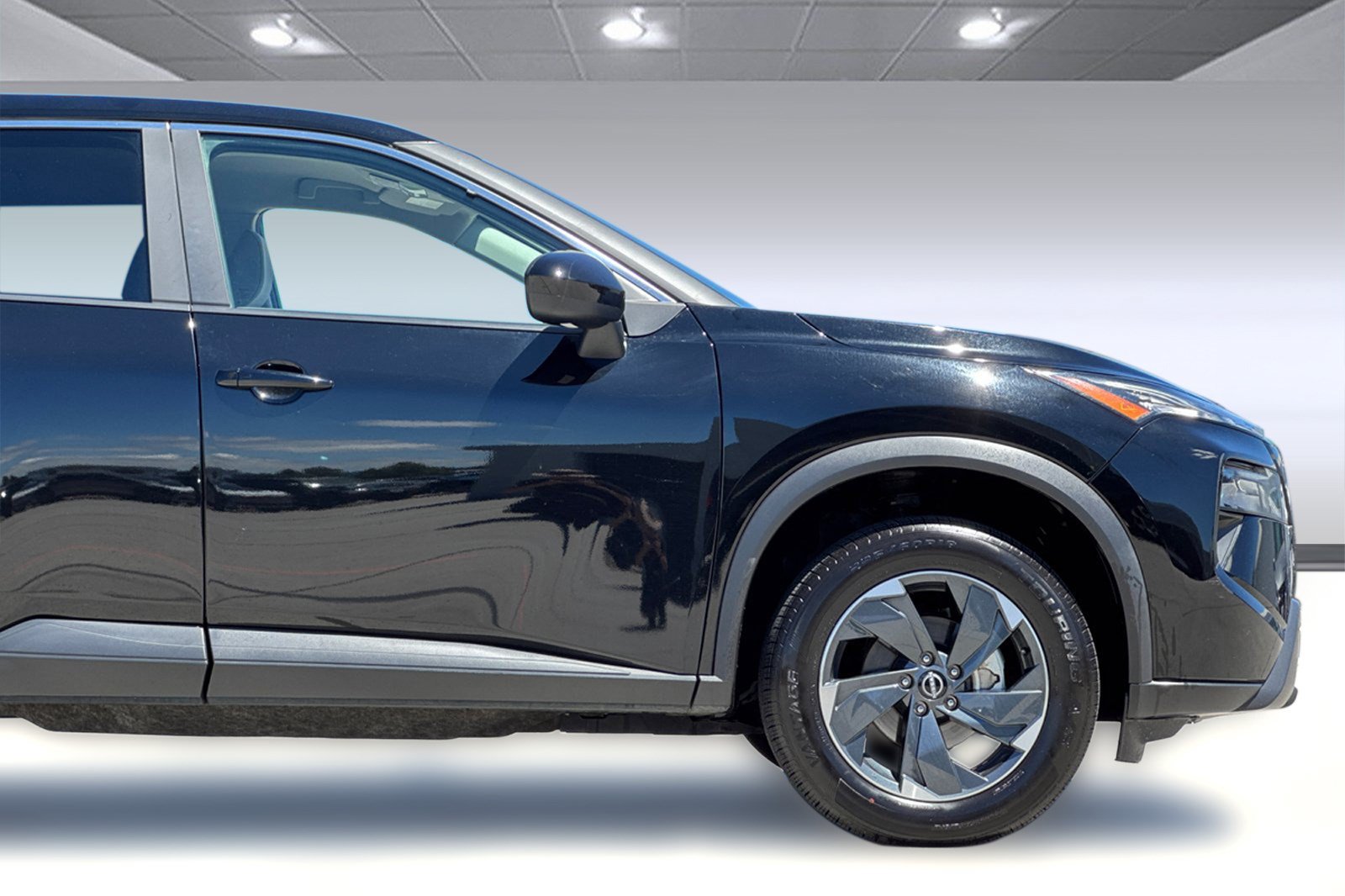 Used 2025 Nissan Rogue SV AWD/4WD image 35