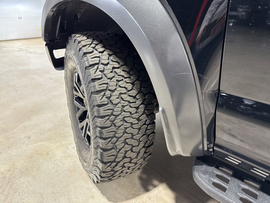 Used 2018 Ford F150 Raptor w/ Equipment Group 802A Luxury AWD/4WD image 3