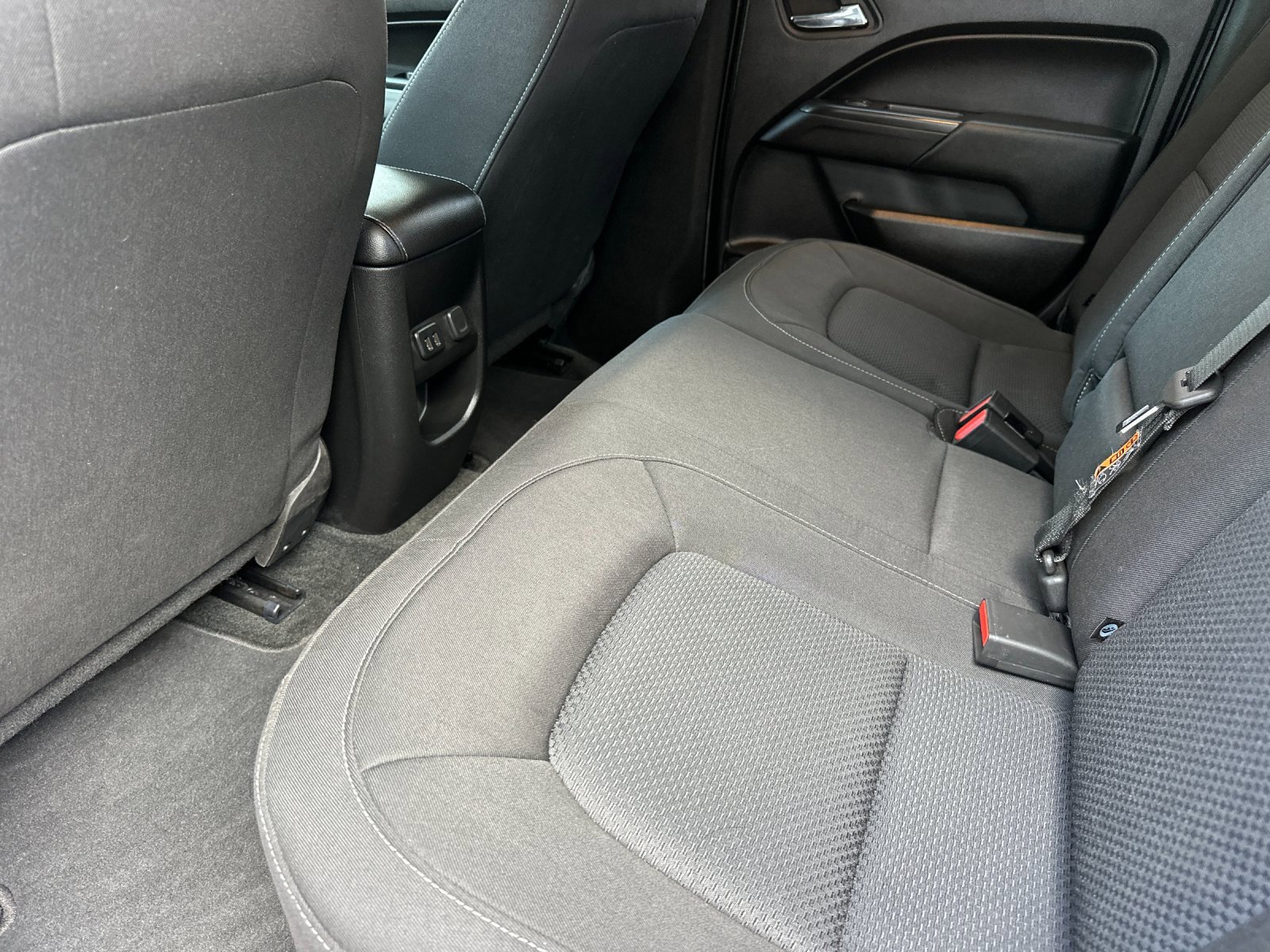 Used 2018 Chevrolet Colorado LT w/ LT Convenience Package image 13